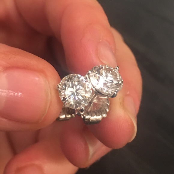 3 CARAT VINTAGE DIAMOND STUD EARRINGS! - Picture 4 of 7